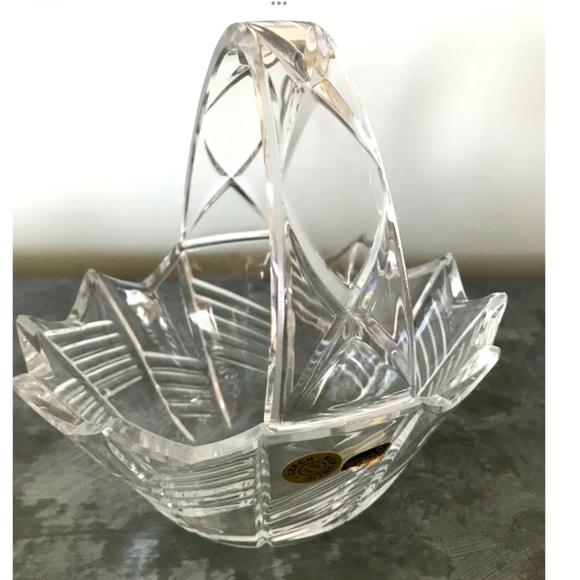 BOHEMIA HANDCUT CRYSTAL BASKET MINT Czech Republic w/sticker Art Deco MINT - Picture 2 of 4
